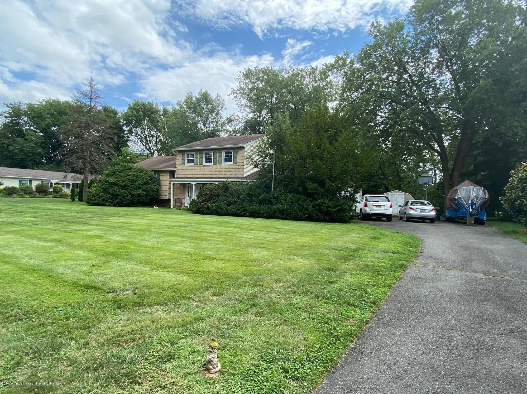 16 Mulberry Ln, East Freehold, NJ 07728