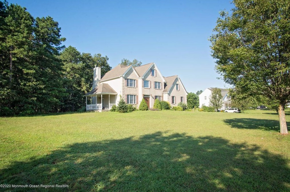3 Swallow Tail Ct, Jackson Twp, NJ 08527
