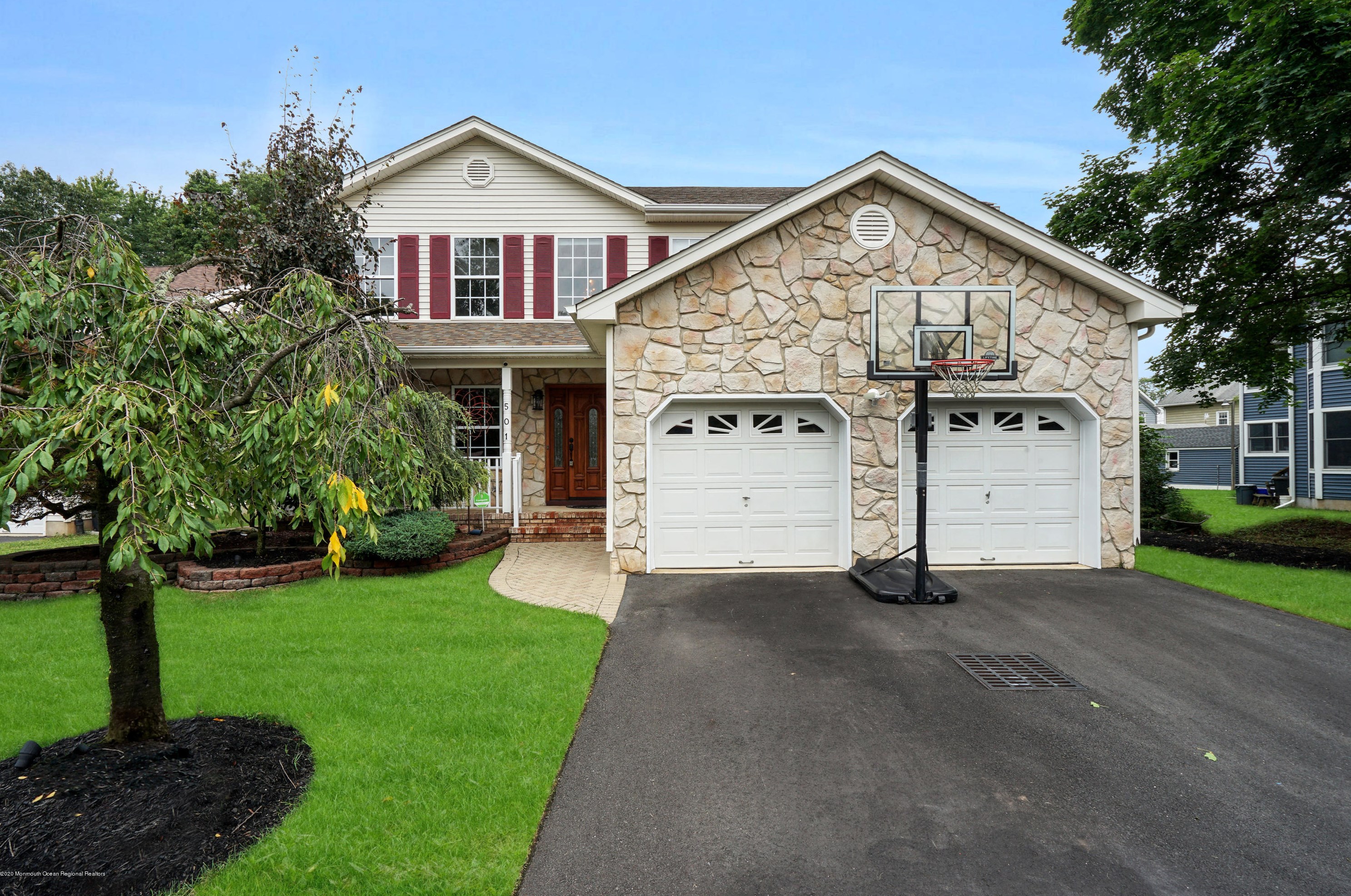 501 Grandview St, Middlesex, NJ 08846-1574