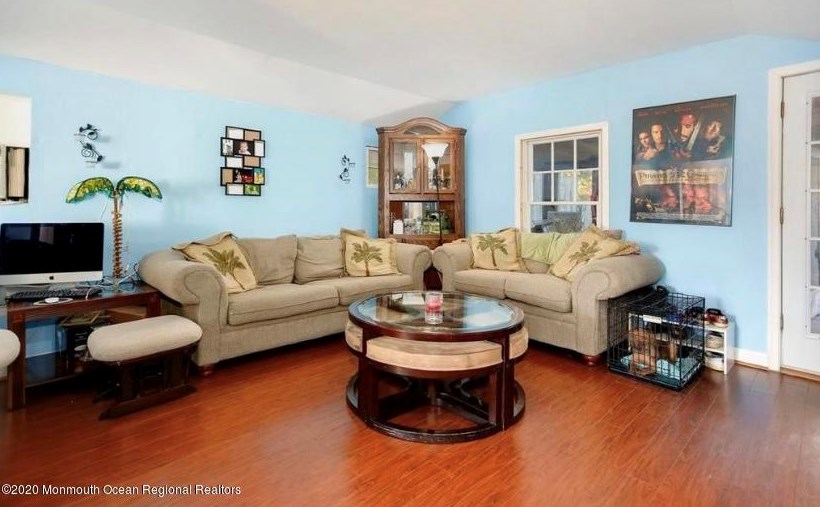 2001 Manchester St, Toms River, NJ 08757-1042
