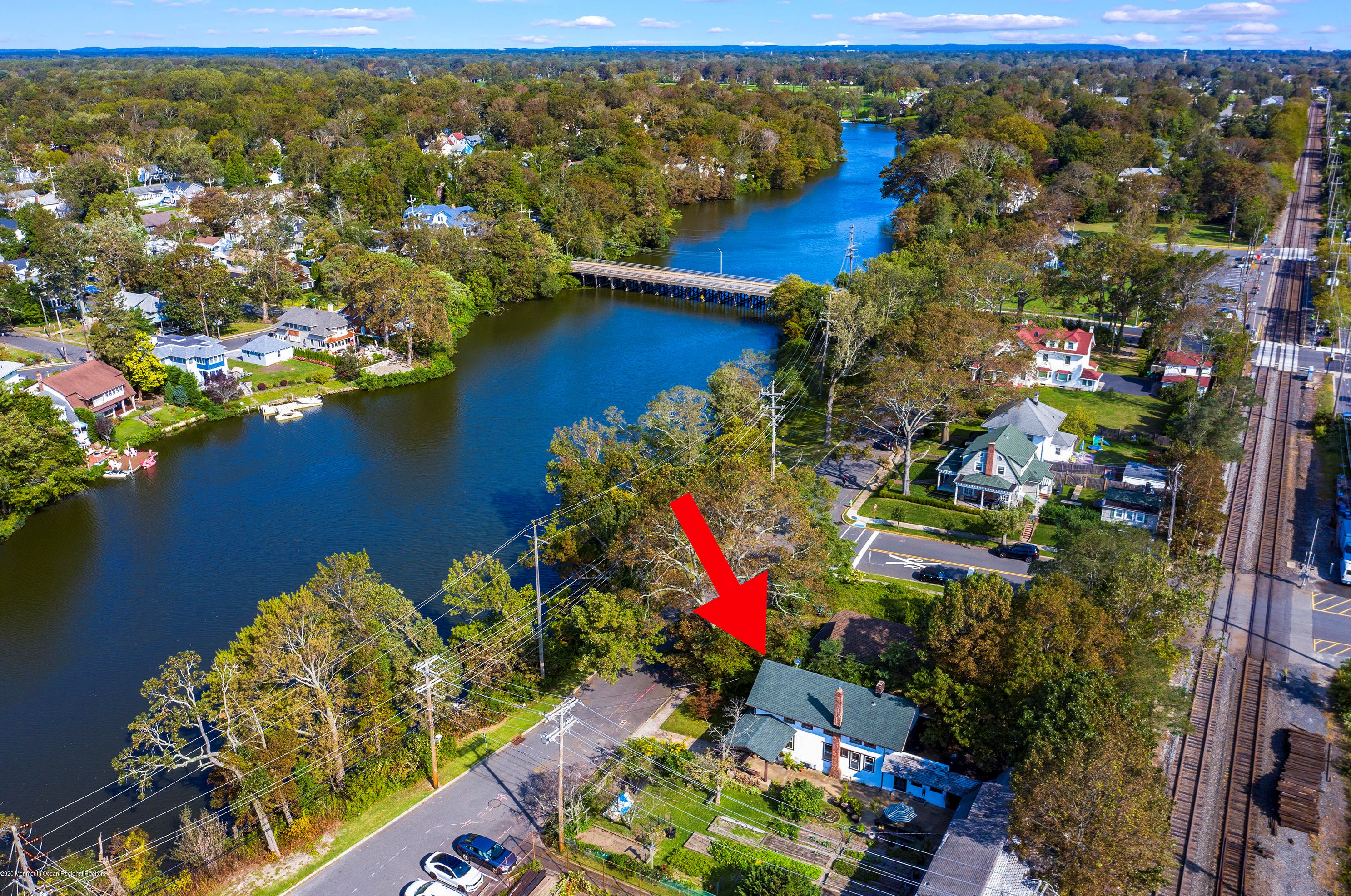406 Lake Dr, Red Bank, NJ 07711