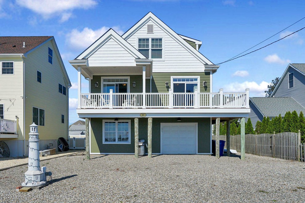 31 Captains Dr, Toms River, NJ 08753-4714
