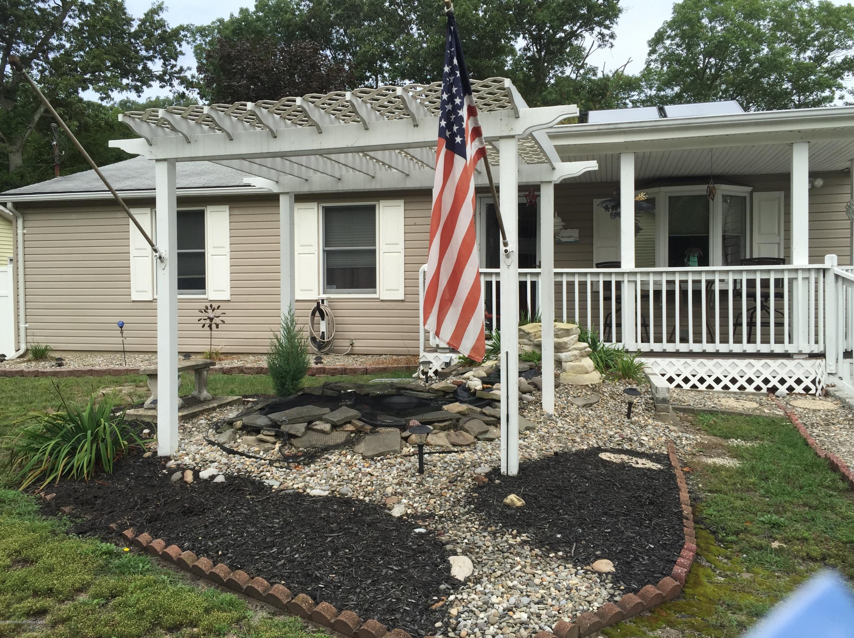 63 5th St, Wall Township, NJ 07731-8572