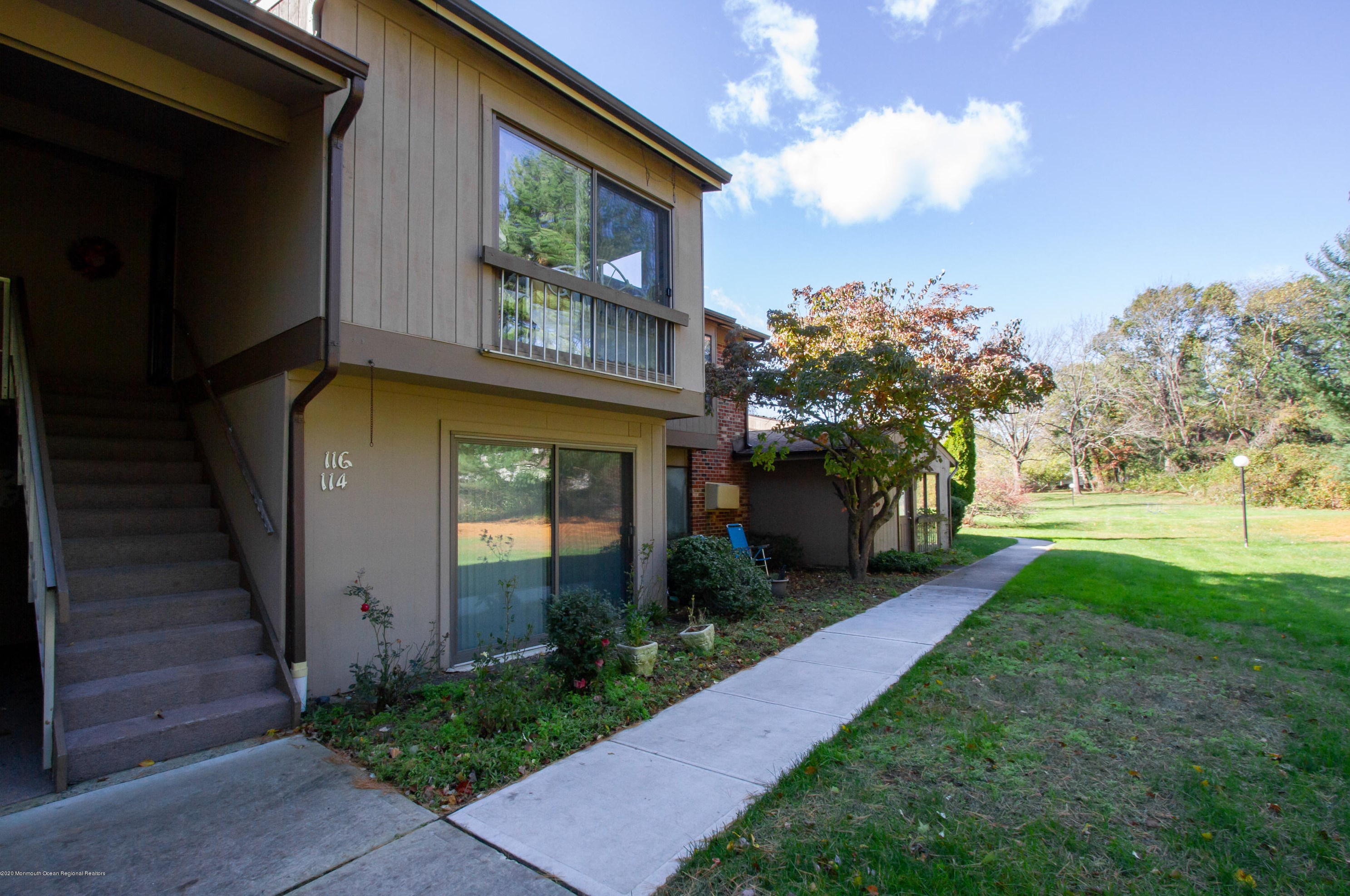 116 Manchester Ct, Tinton Falls, NJ 07701