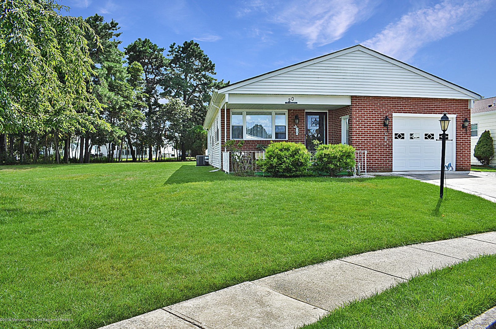 20 La Casta Ct, Toms River, NJ 08757-5919