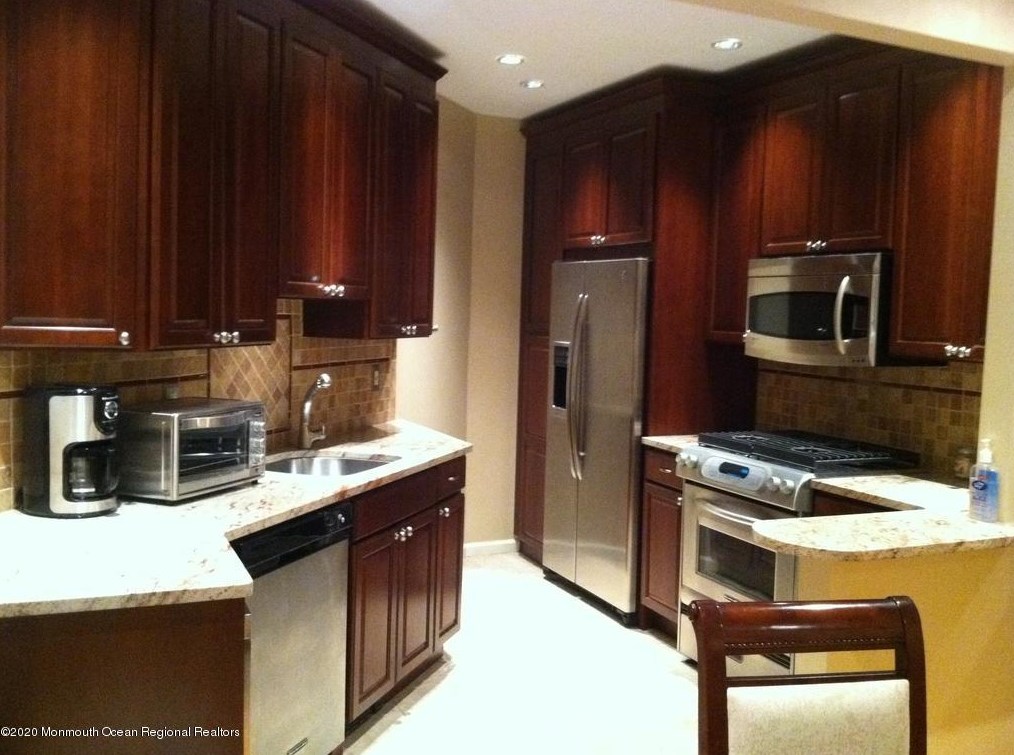 110 Tower Hill Dr, Tinton Falls, NJ 07701