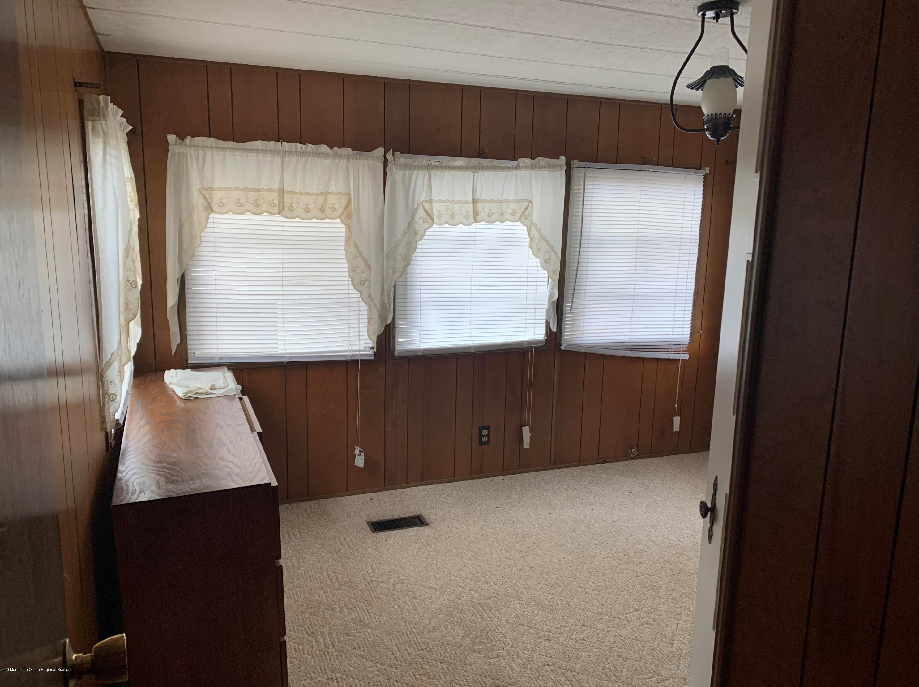 15 Helen Ave, Jackson Twp, NJ 08527