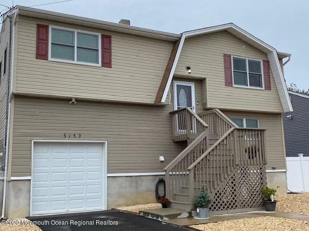 3132 Oceanic Dr, Toms River, NJ 08753-4836