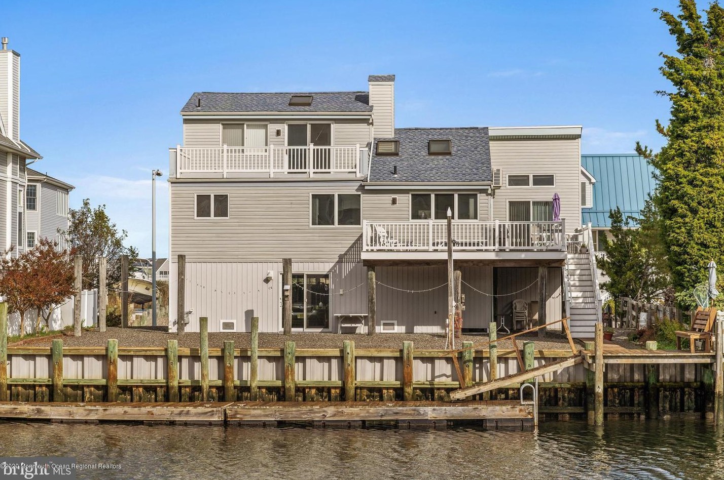 48 Kentucky Dr, Tuckerton NJ 08087-1035 exterior