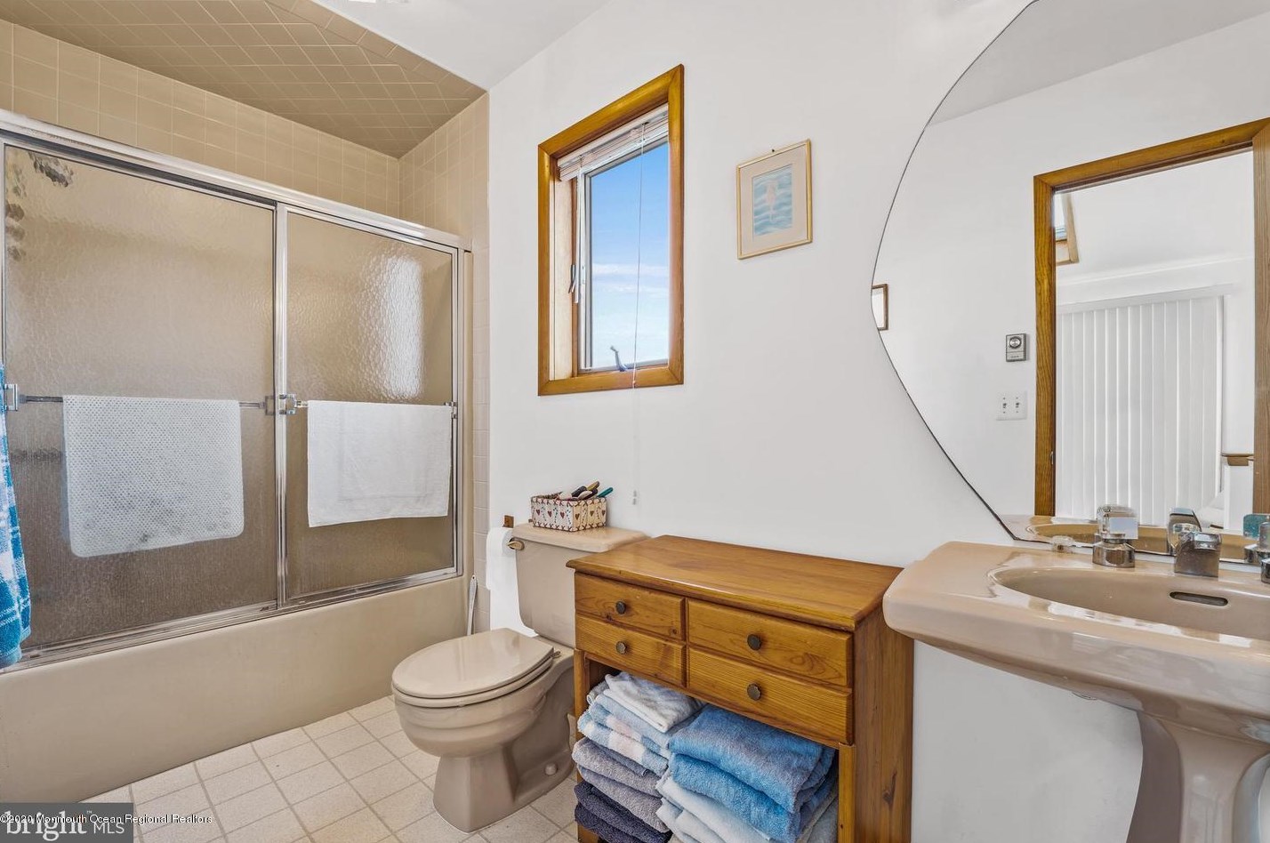 48 Kentucky Dr, Tuckerton NJ 08087-1035 exterior