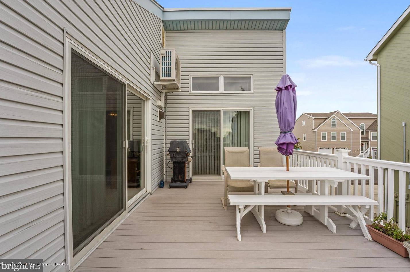 48 Kentucky Dr, Tuckerton NJ 08087-1035 exterior