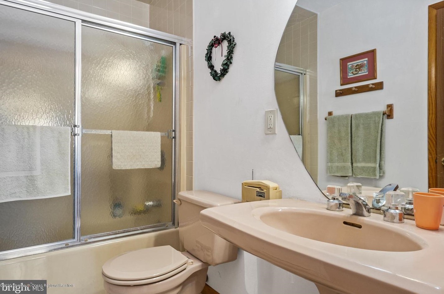 48 Kentucky Dr, Tuckerton NJ 08087-1035 exterior