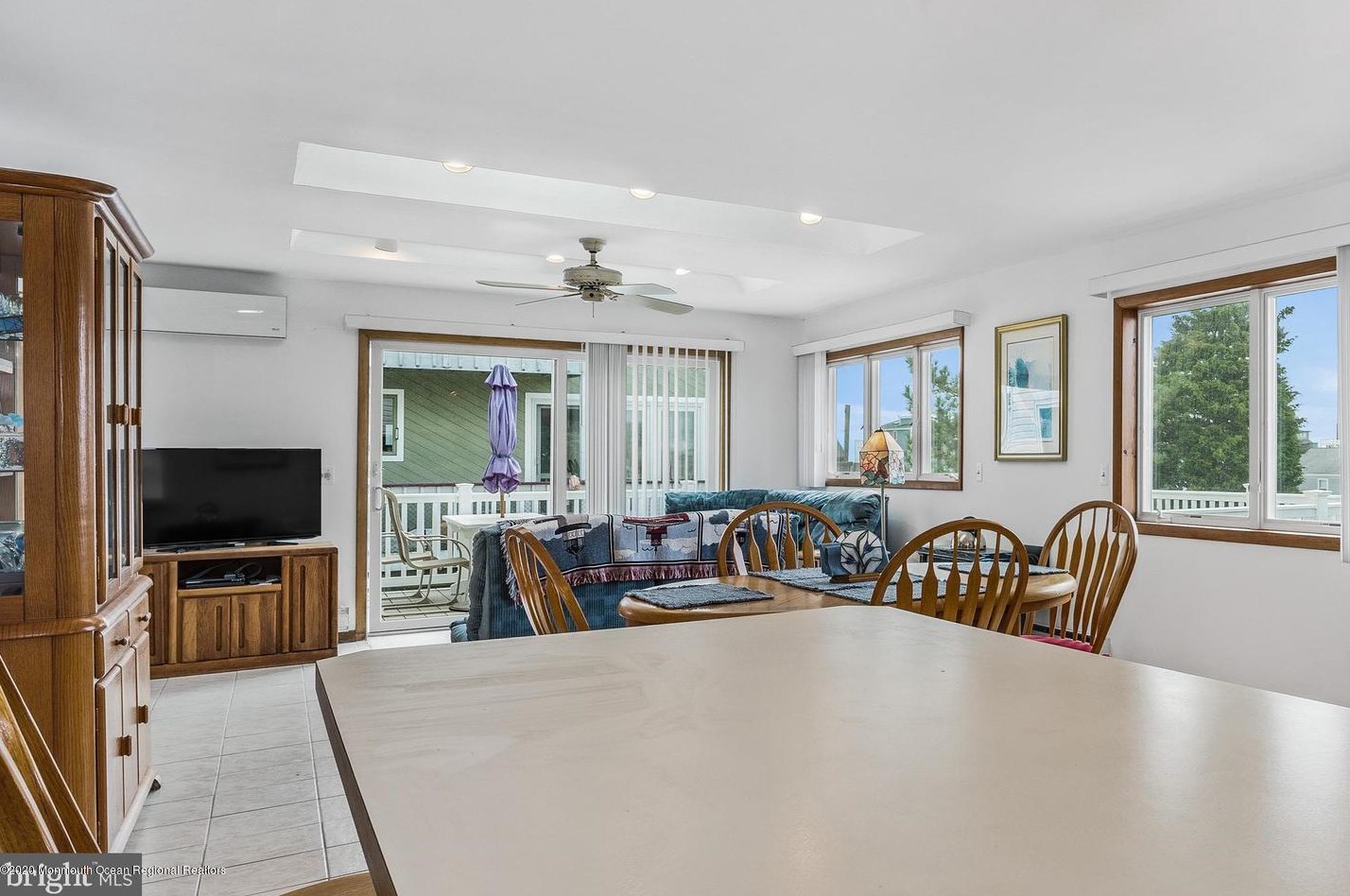 48 Kentucky Dr, Tuckerton NJ 08087-1035 exterior