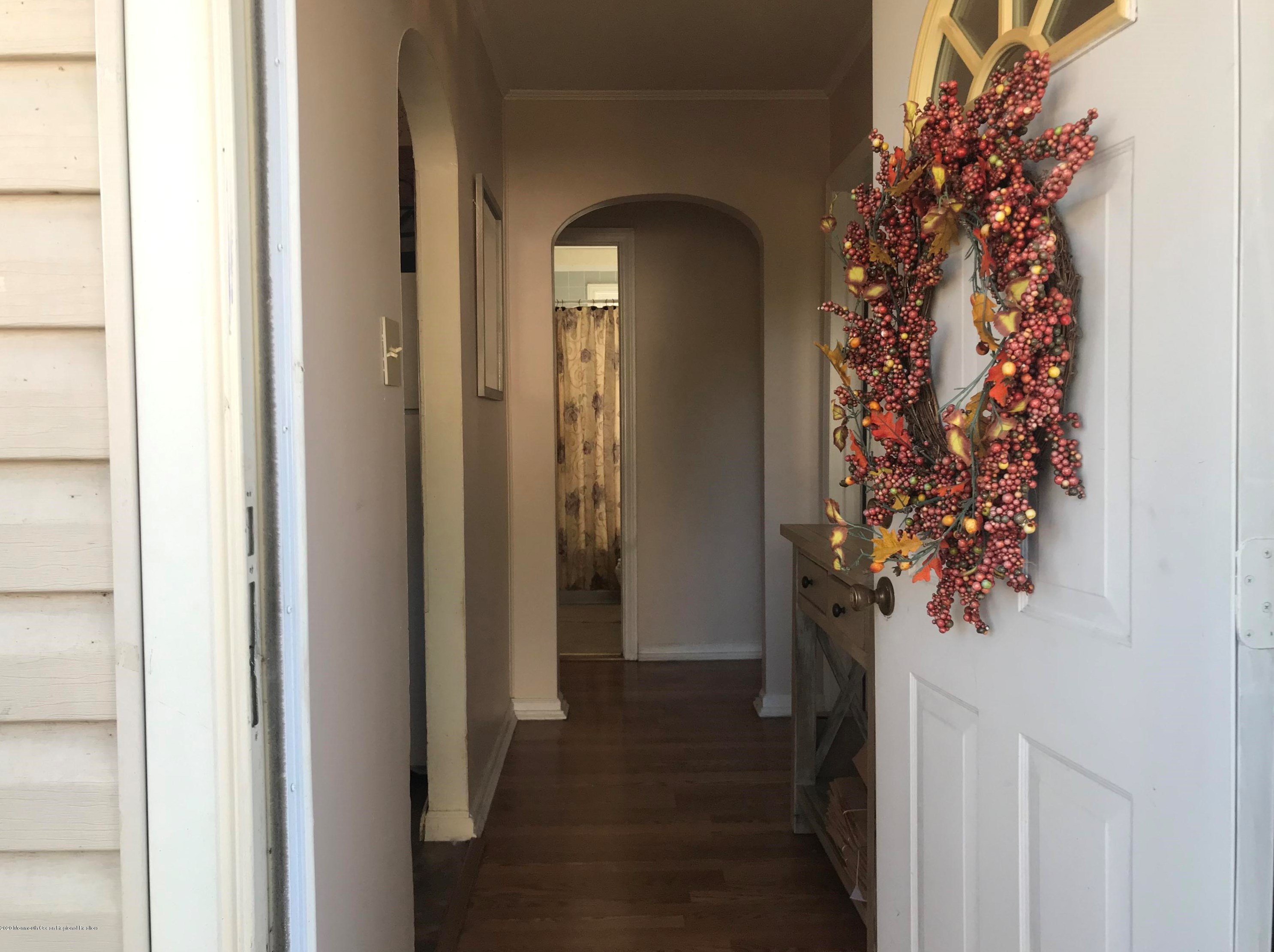 72 Applegate Ave, Monroe Twp, NJ 08831-8884