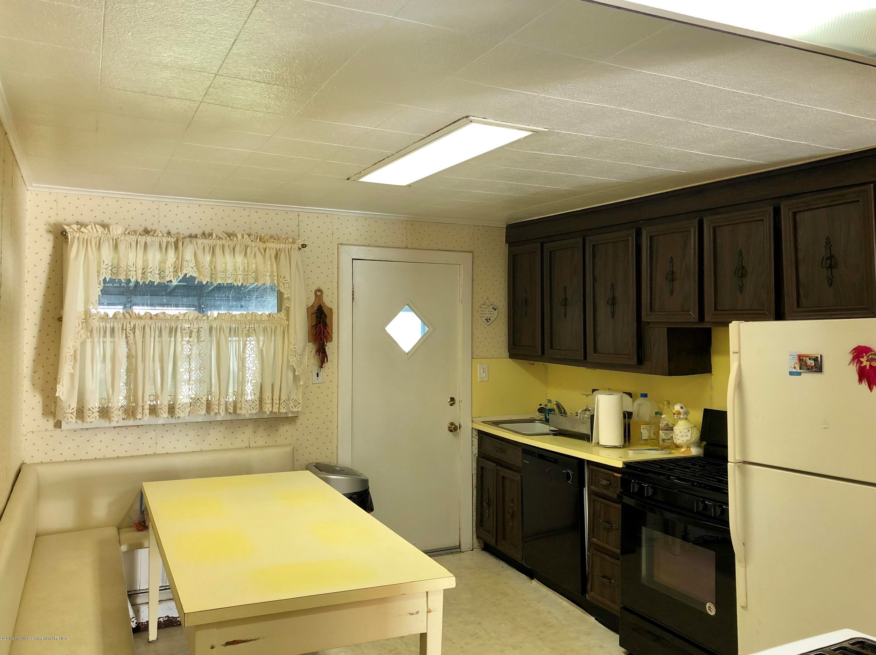 192 5th St, Wall Township NJ  07731-8593 exterior