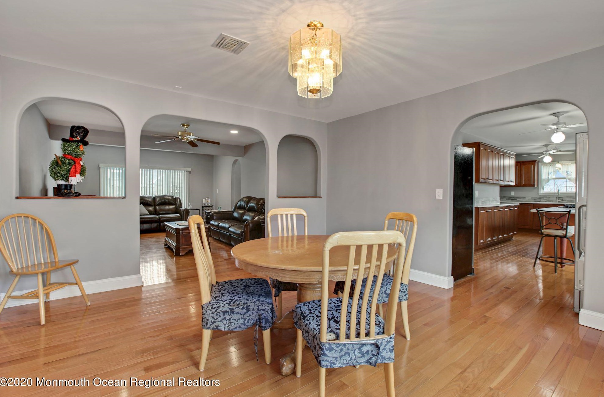 406 Beachview Ave, Keyport NJ 07735-3205 exterior