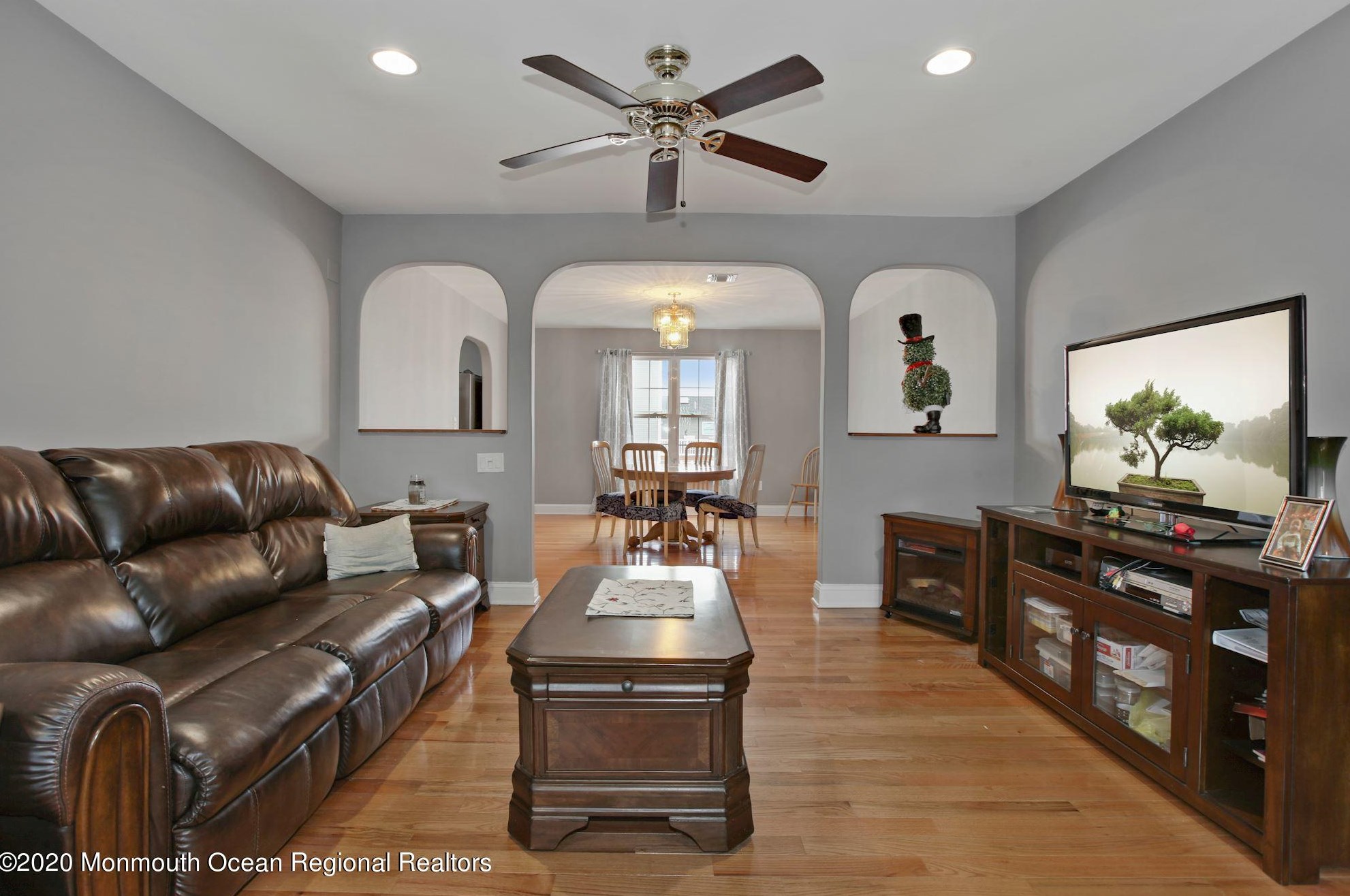 406 Beachview Ave, Keyport NJ 07735-3205 exterior