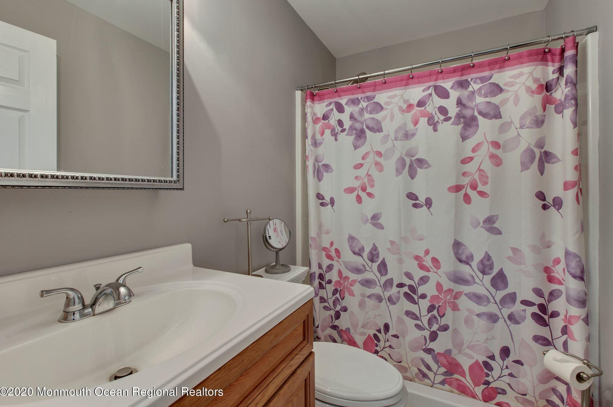 406 Beachview Ave, Keyport NJ 07735-3205 exterior