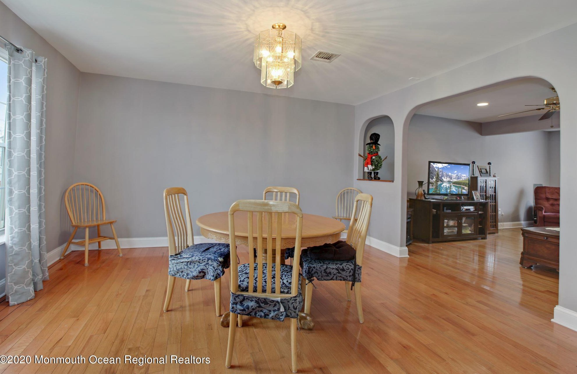 406 Beachview Ave, Keyport NJ 07735-3205 exterior