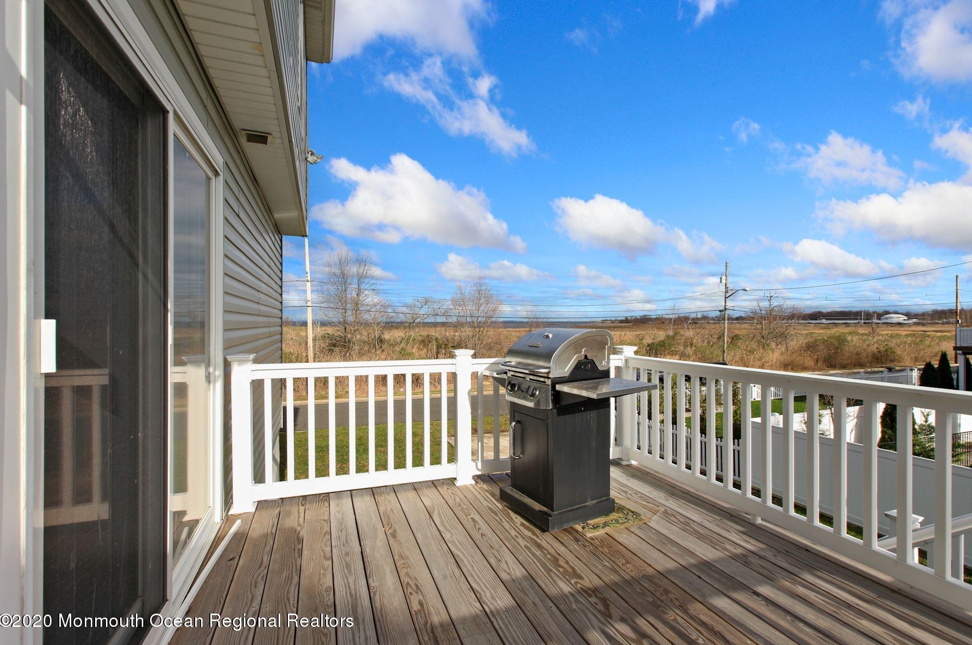 406 Beachview Ave, Keyport NJ 07735-3205 exterior