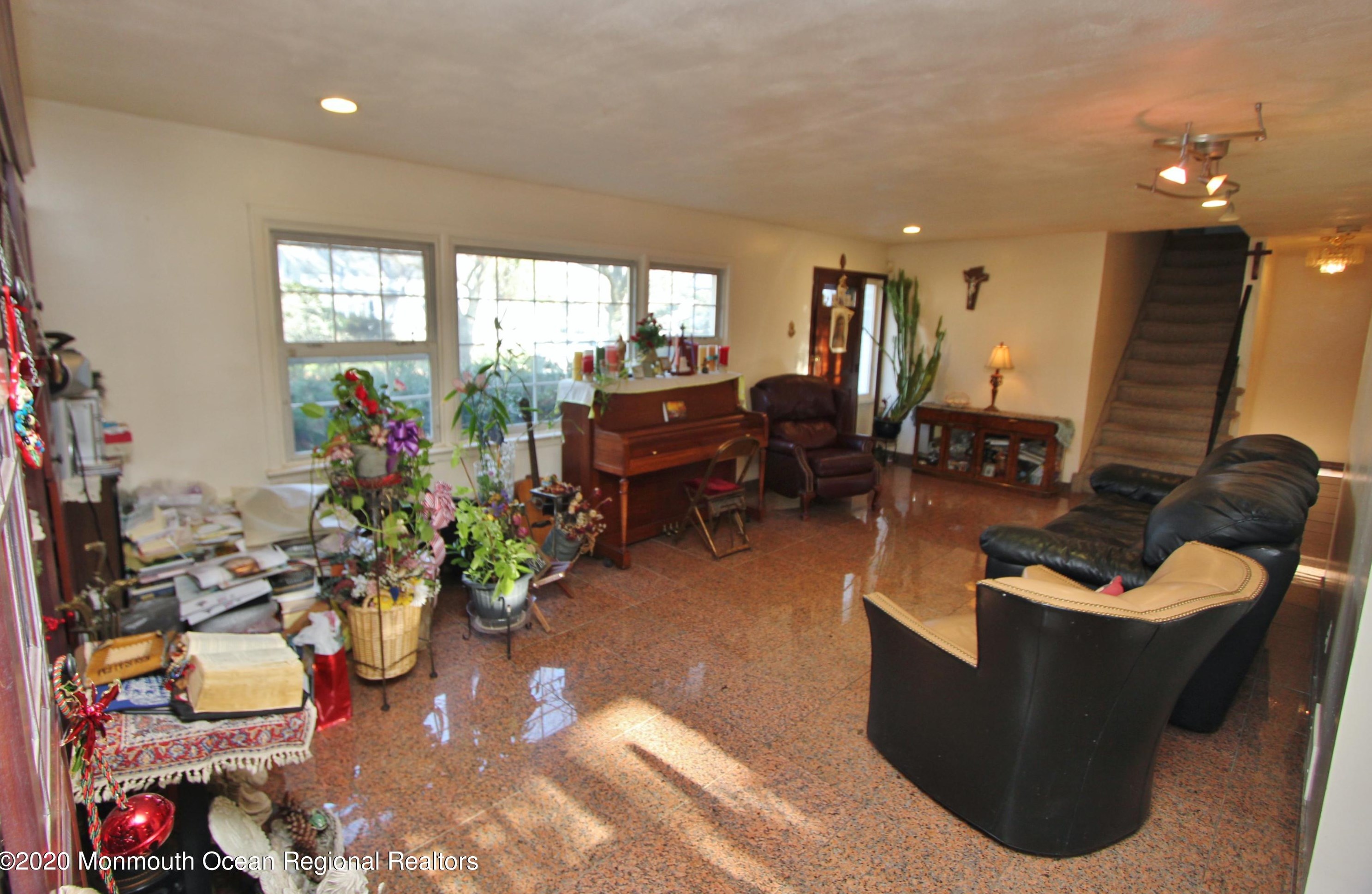 260 Eton Pl, Westfield NJ 07090-1753 exterior