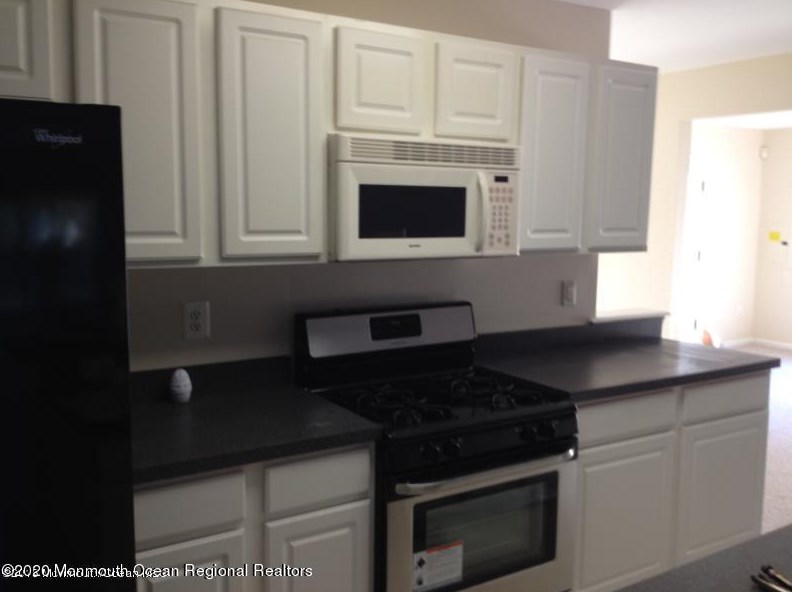 15 Timberline Dr, Tuckerton, NJ 08087-3055