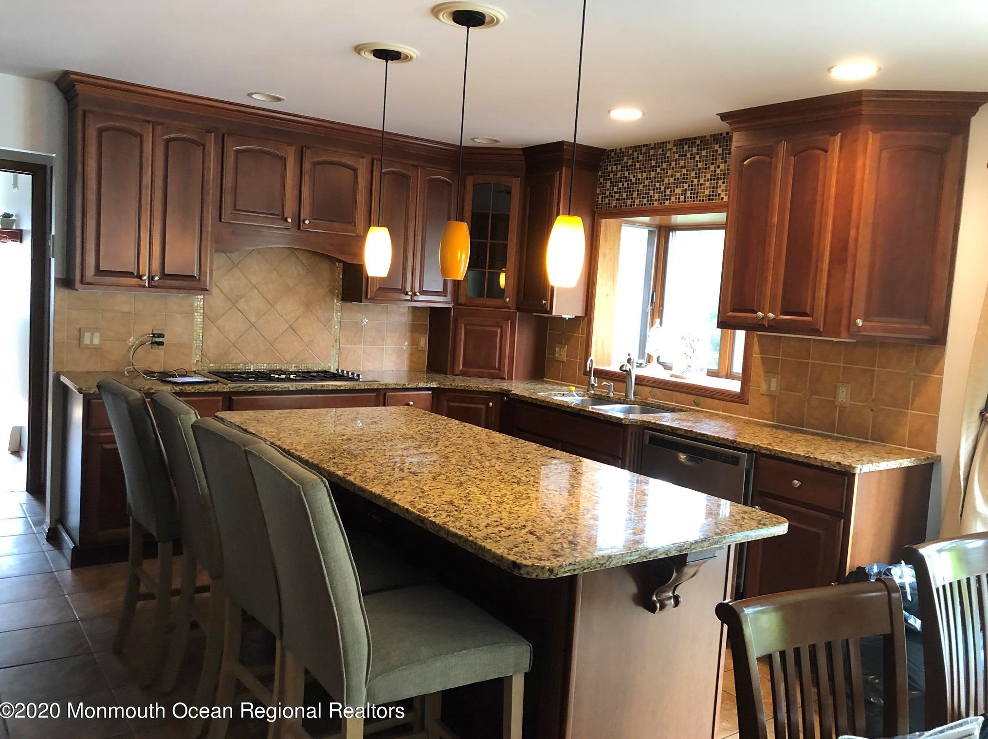 1706 Fanwood St, Oakhurst, NJ 07755