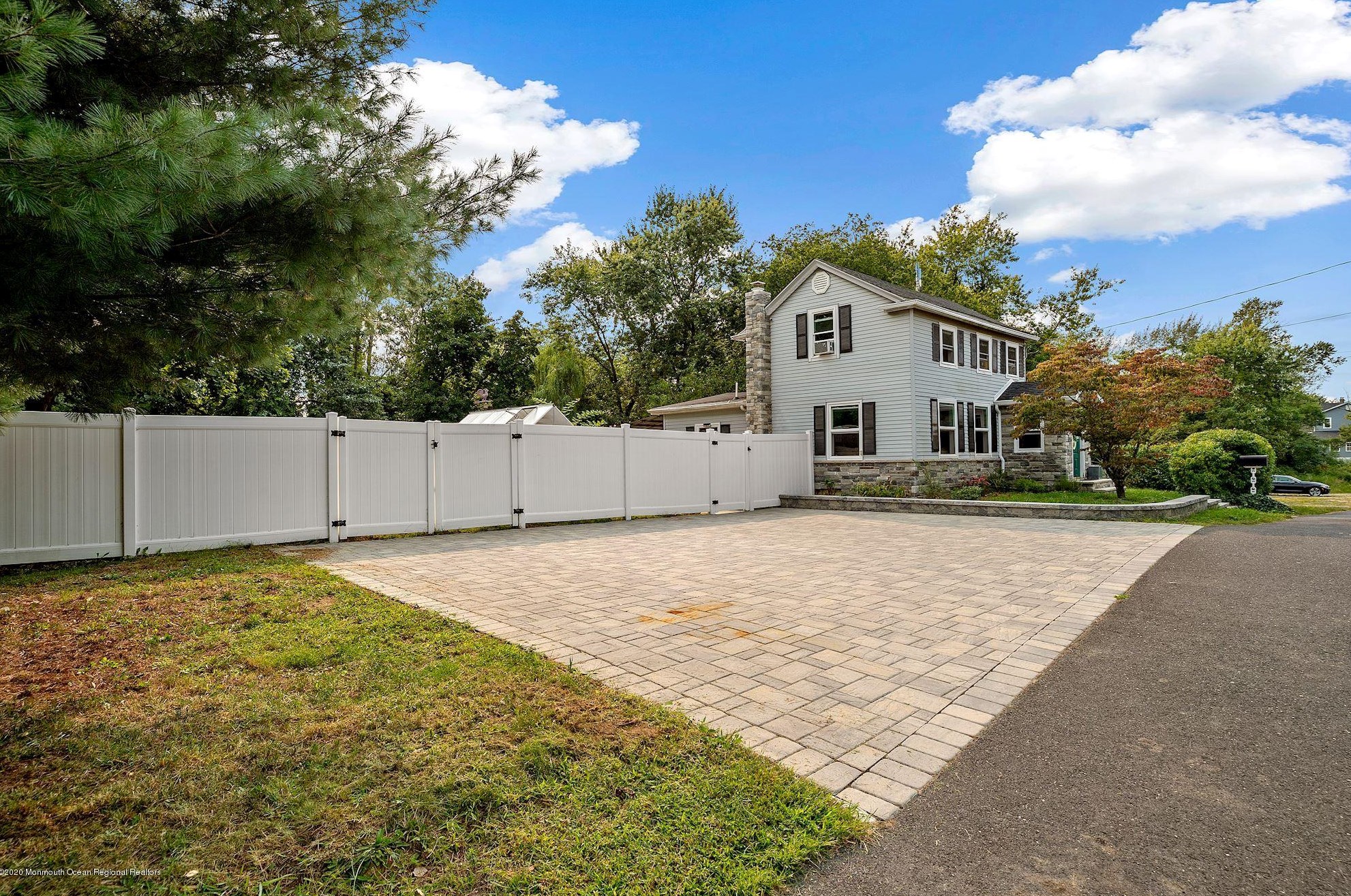 164 Palmer St, Belford, NJ 07718-1622