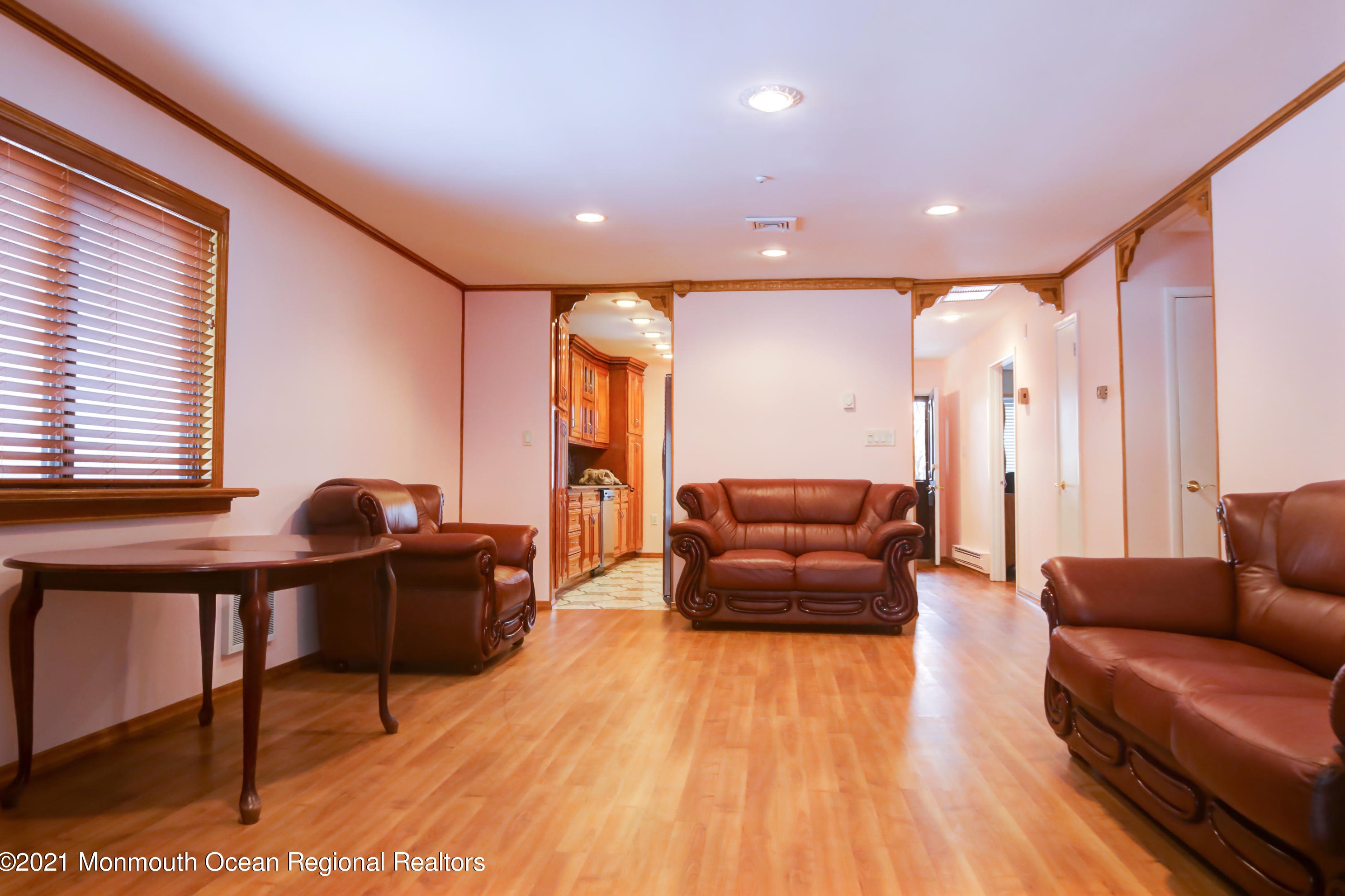 121 Amberly Dr, Millstone Township, NJ 07726-2367