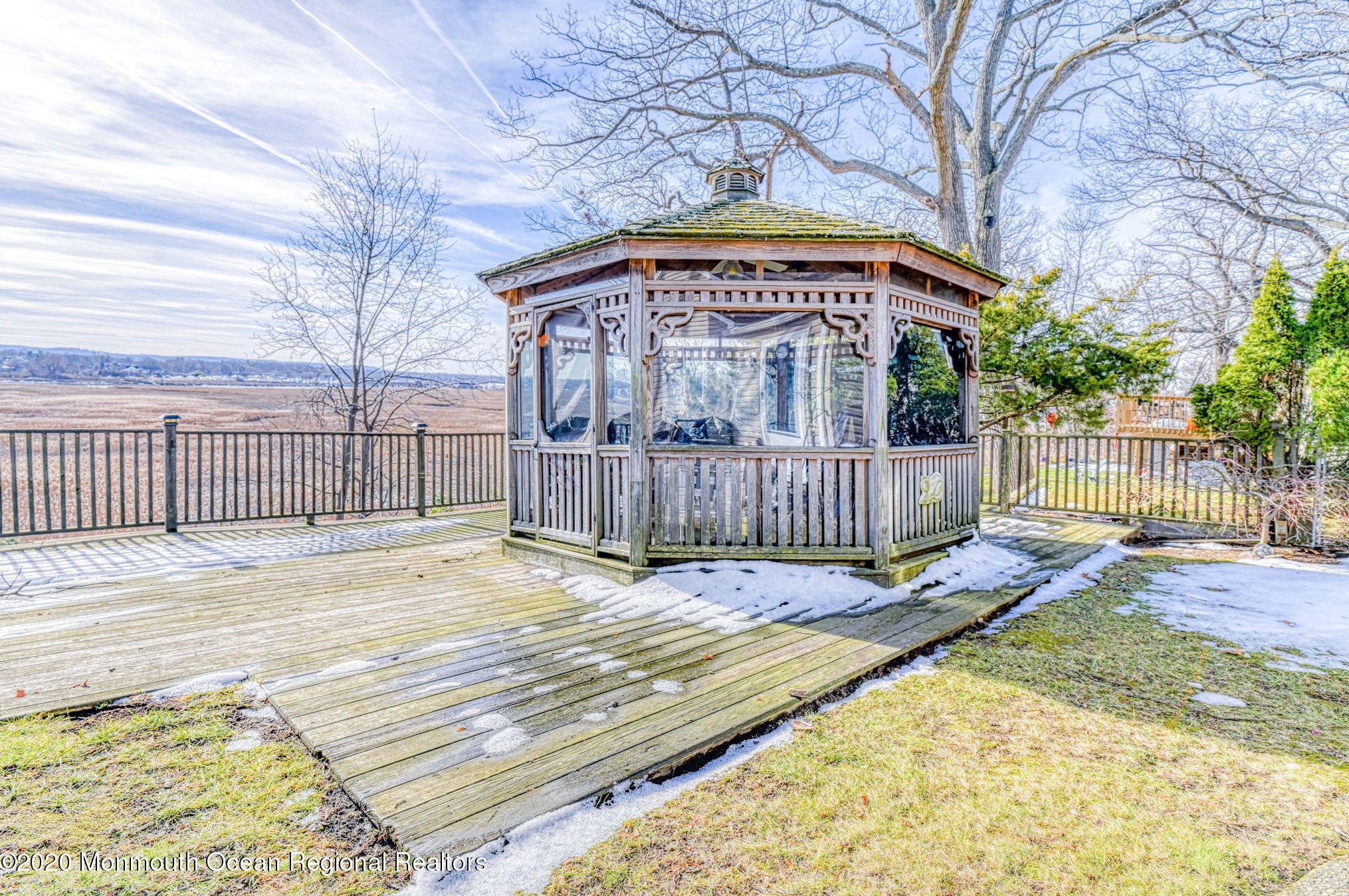 1081 Woodmere Dr, Keyport, NJ 07735-5534