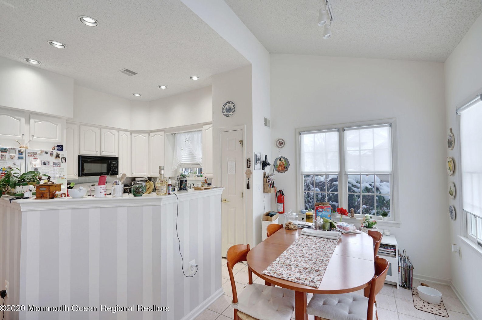 2 Stonewyck Pl, Monroe Twp NJ 08831-2670 exterior