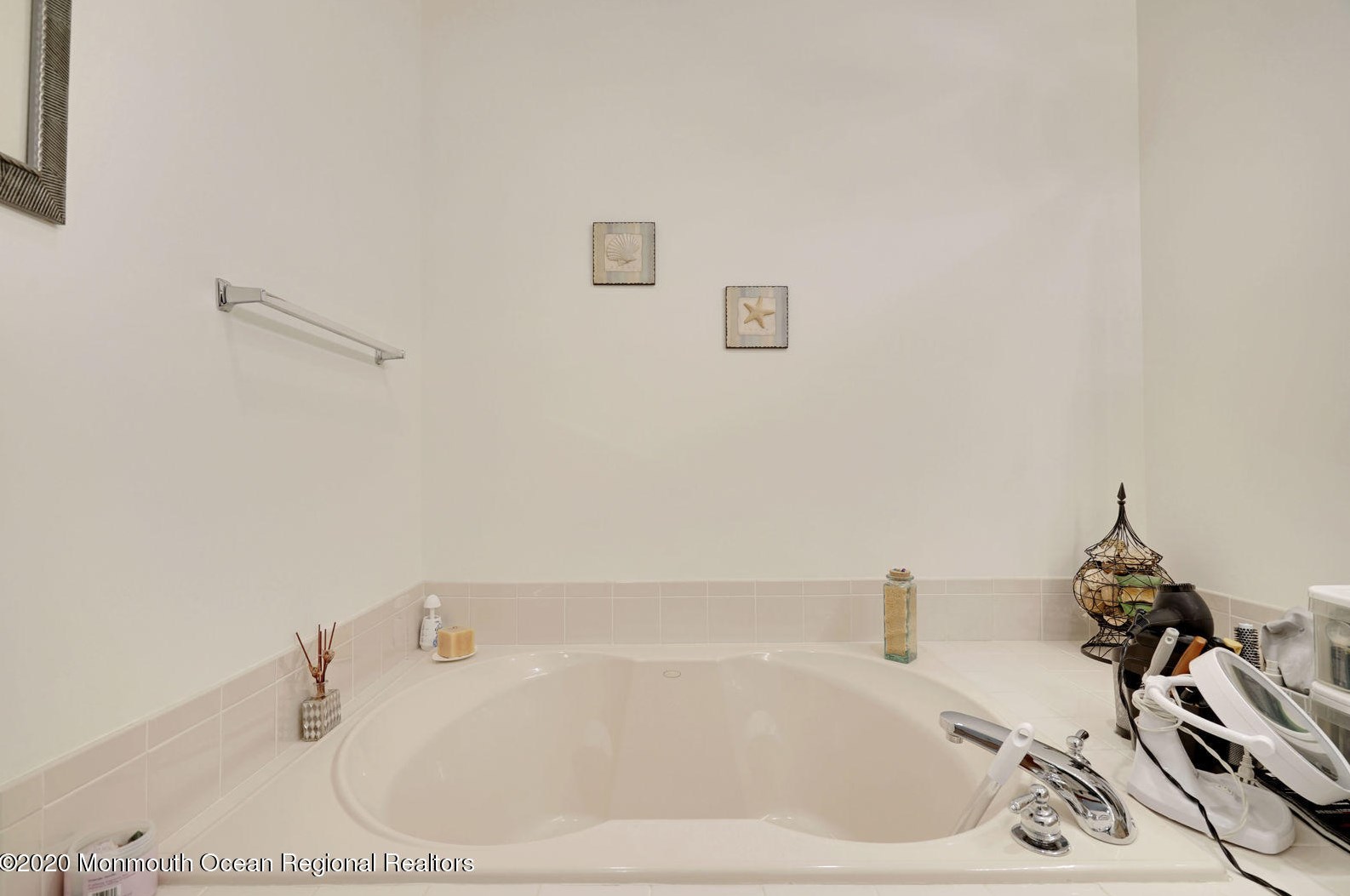 2 Stonewyck Pl, Monroe Twp NJ 08831-2670 exterior