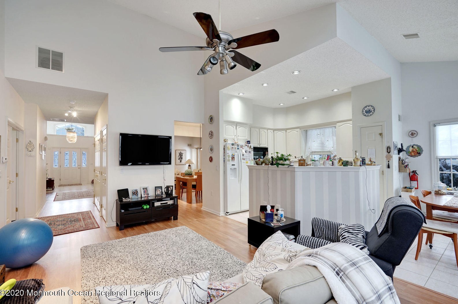 2 Stonewyck Pl, Monroe Twp NJ 08831-2670 exterior