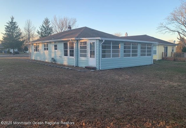 2 Carrazal Ct, Toms River, NJ 08757-4440