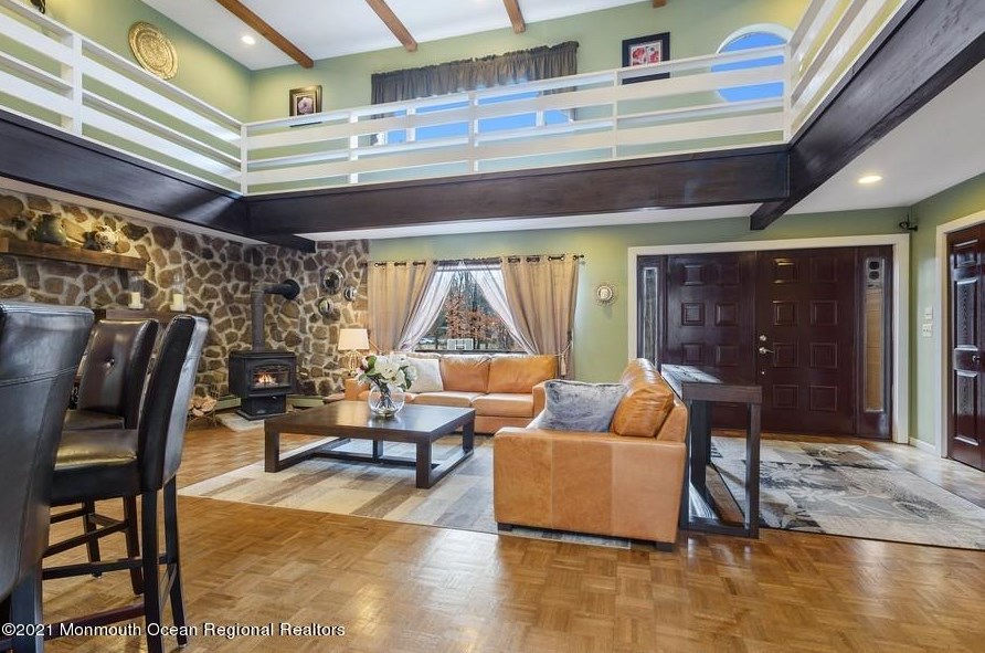 112 Dey Grove Rd, Monroe Twp, NJ 08831-5802