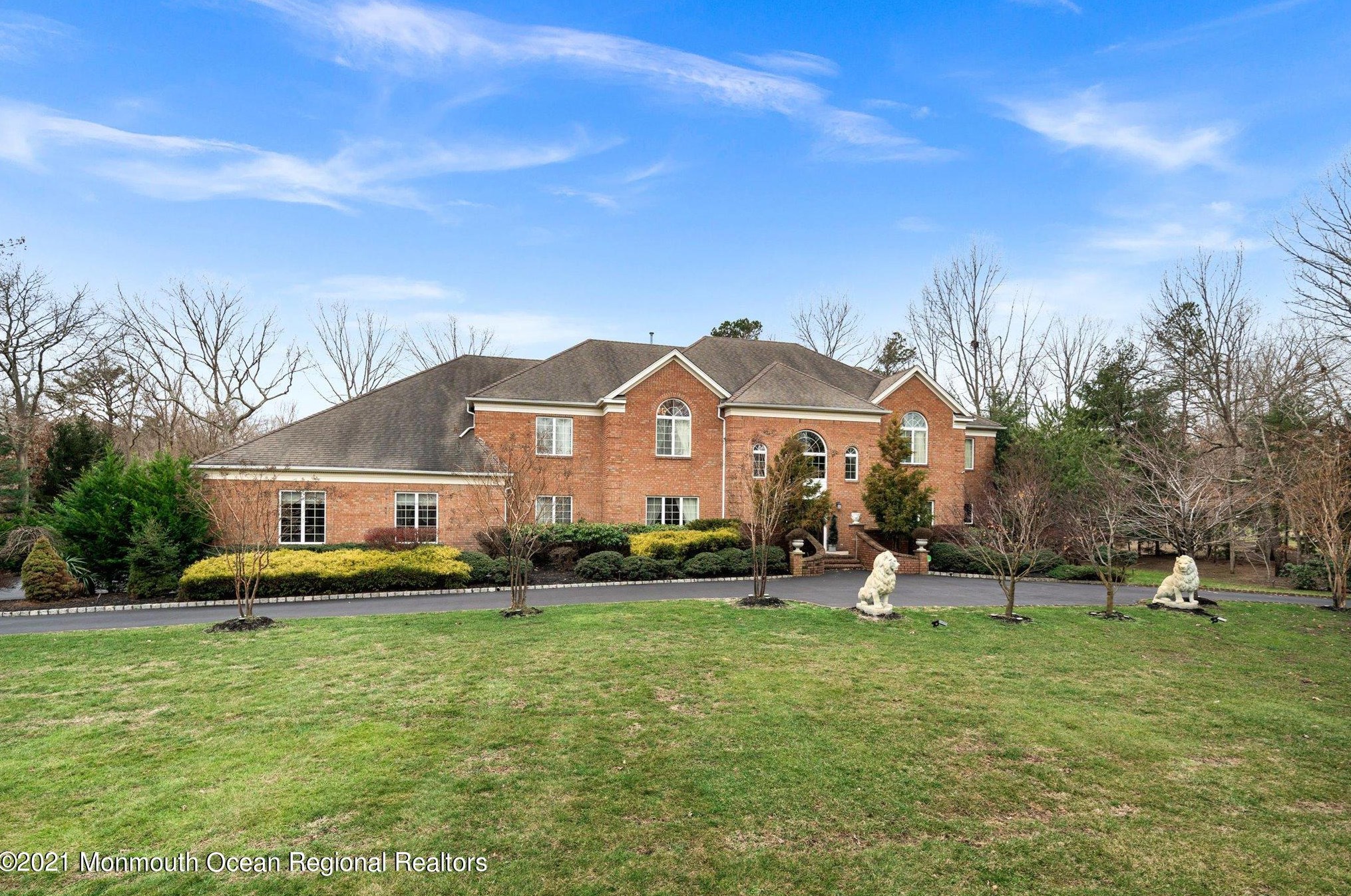 1 Wintergreen Ct, Millstone Township, NJ 08510-7996