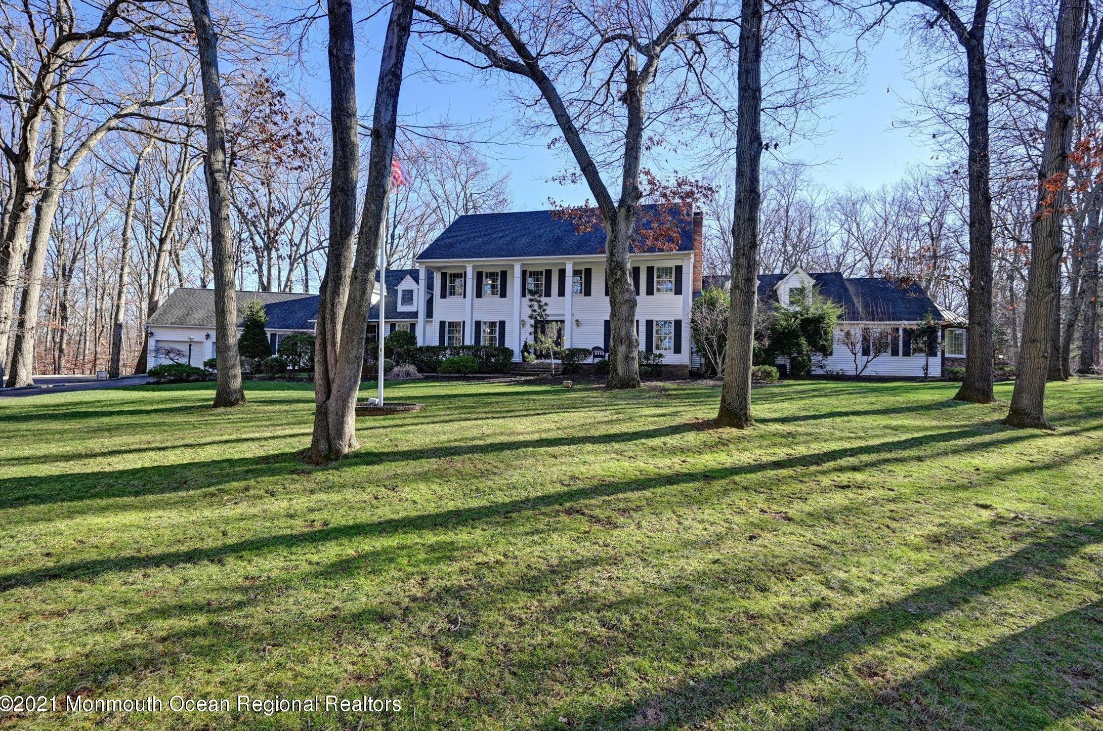 15 Downing Hill Ln, Vanderburg, NJ 07722-1414