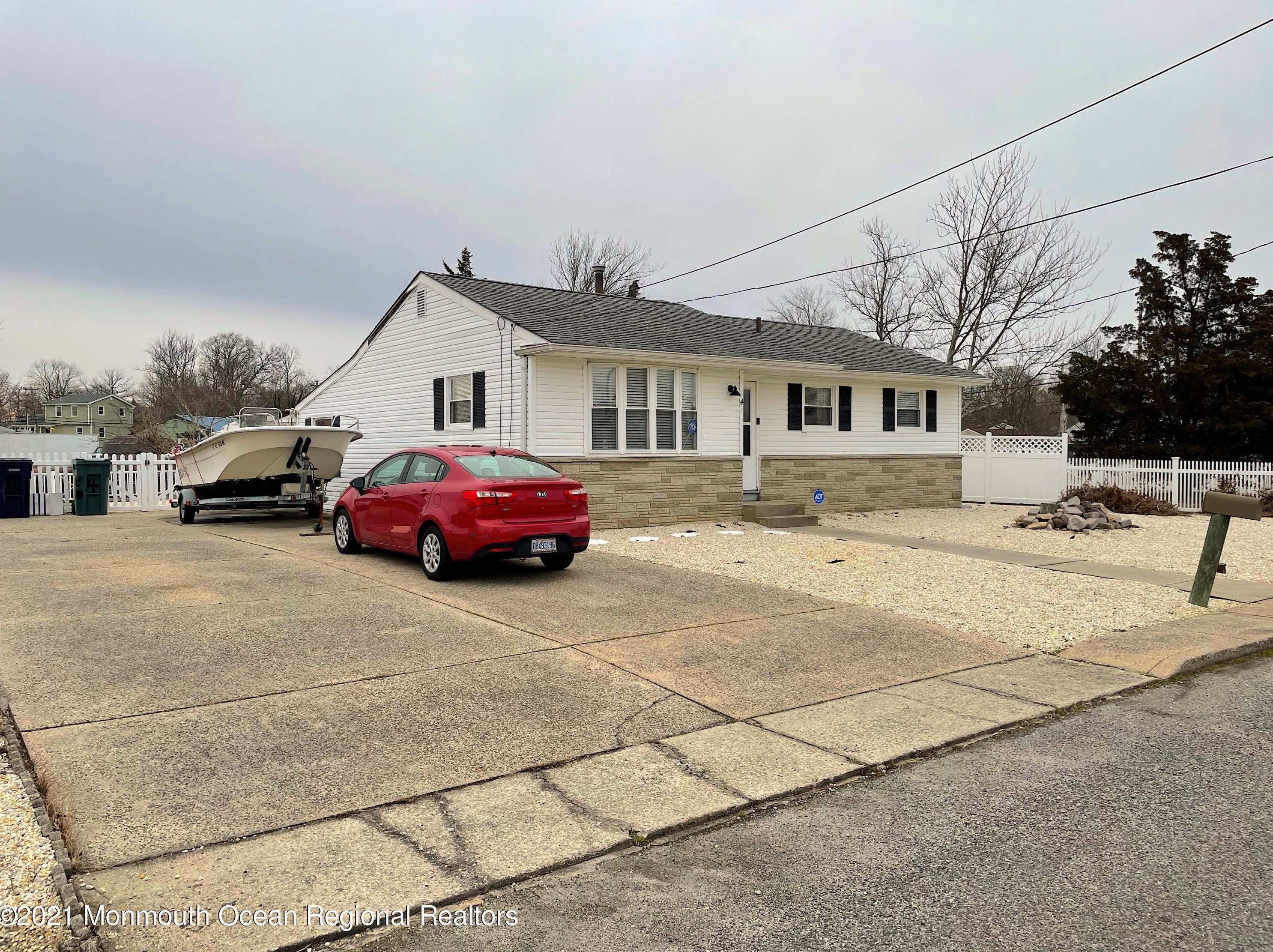 4 Lake Huron Dr, Tuckerton NJ  08087-1606 exterior