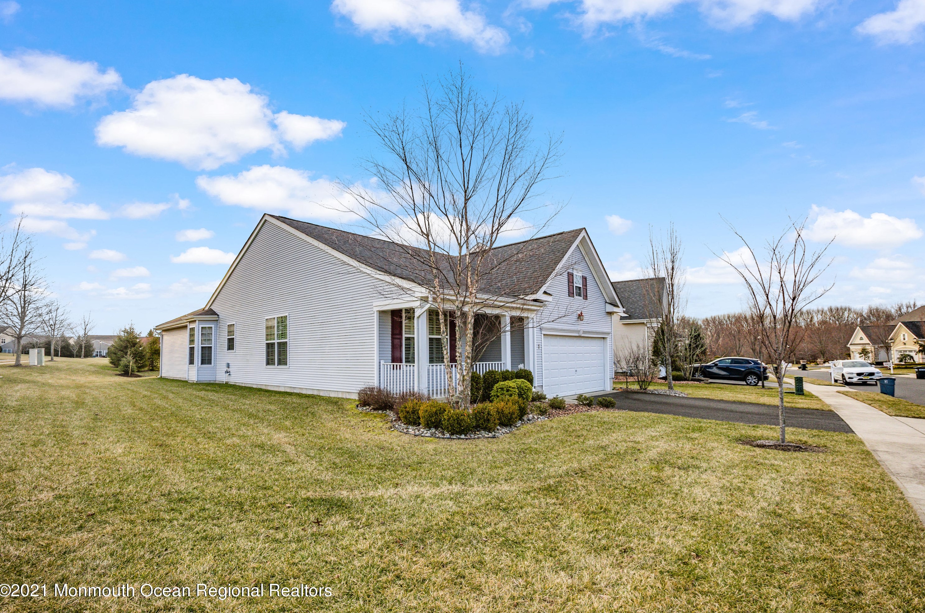 1 Pink Star Ct, Millstone Township, NJ 07726-4175