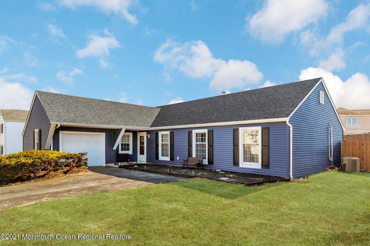 1105 Hazelwood Rd, Toms River, NJ 08753-7985