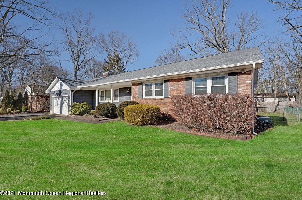 504 Monmouth Ave, Pine Beach, NJ 08741-1610