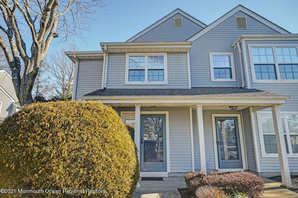 408 Hampton Ct, Millstone Township, NJ 07726-3276