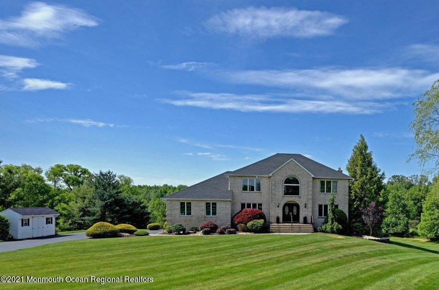 8 Tamar Ct, Millstone Township, NJ 07726-8805
