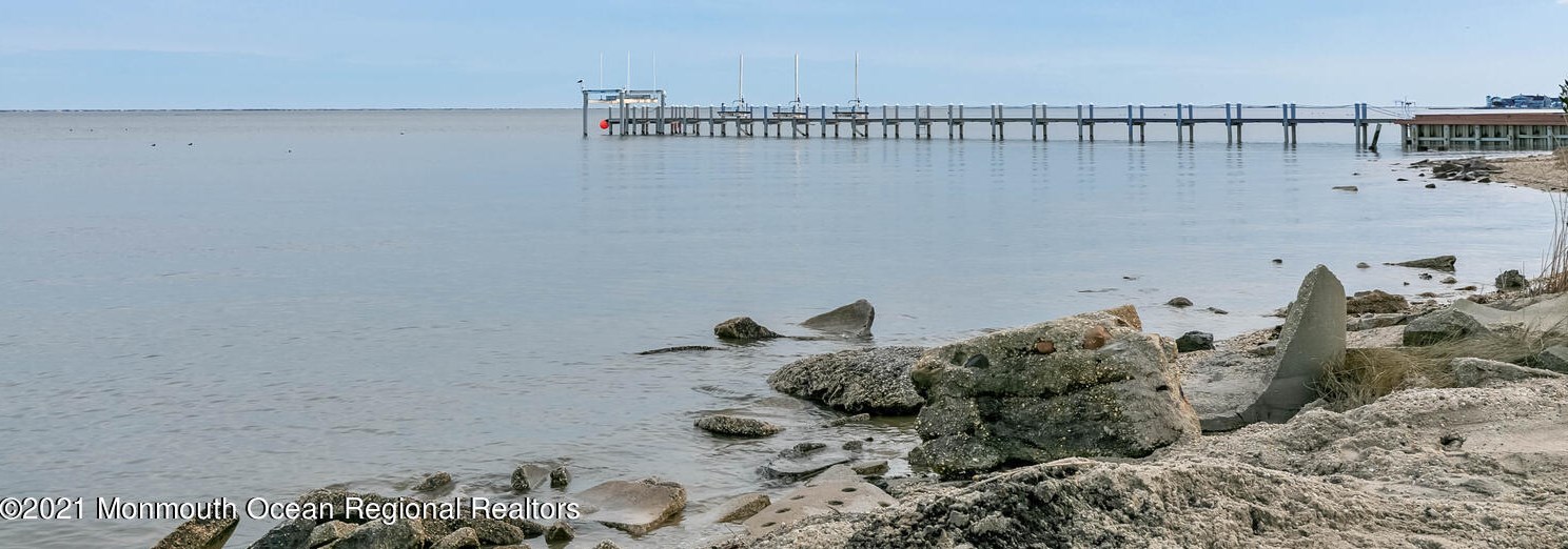 105 Atlantic Ave, Waretown, NJ 08758-2410