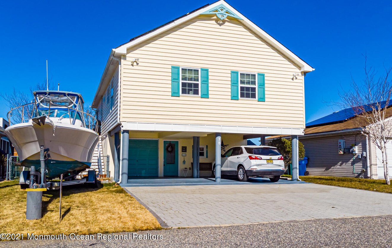 16 Sail Dr, Tuckerton, NJ 08087-1624