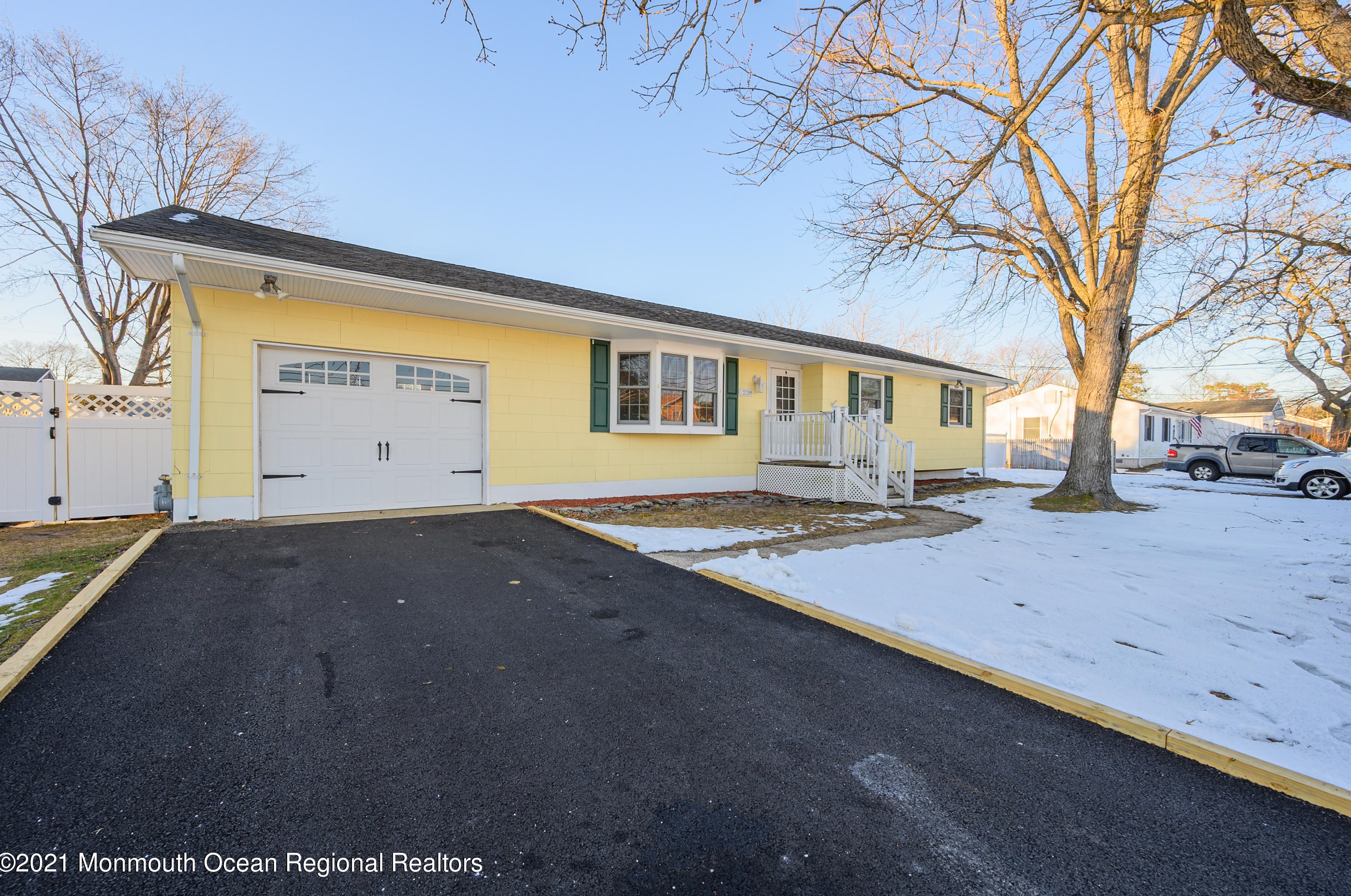1228 Ocean Ave, Beachwood, NJ 08722-3317