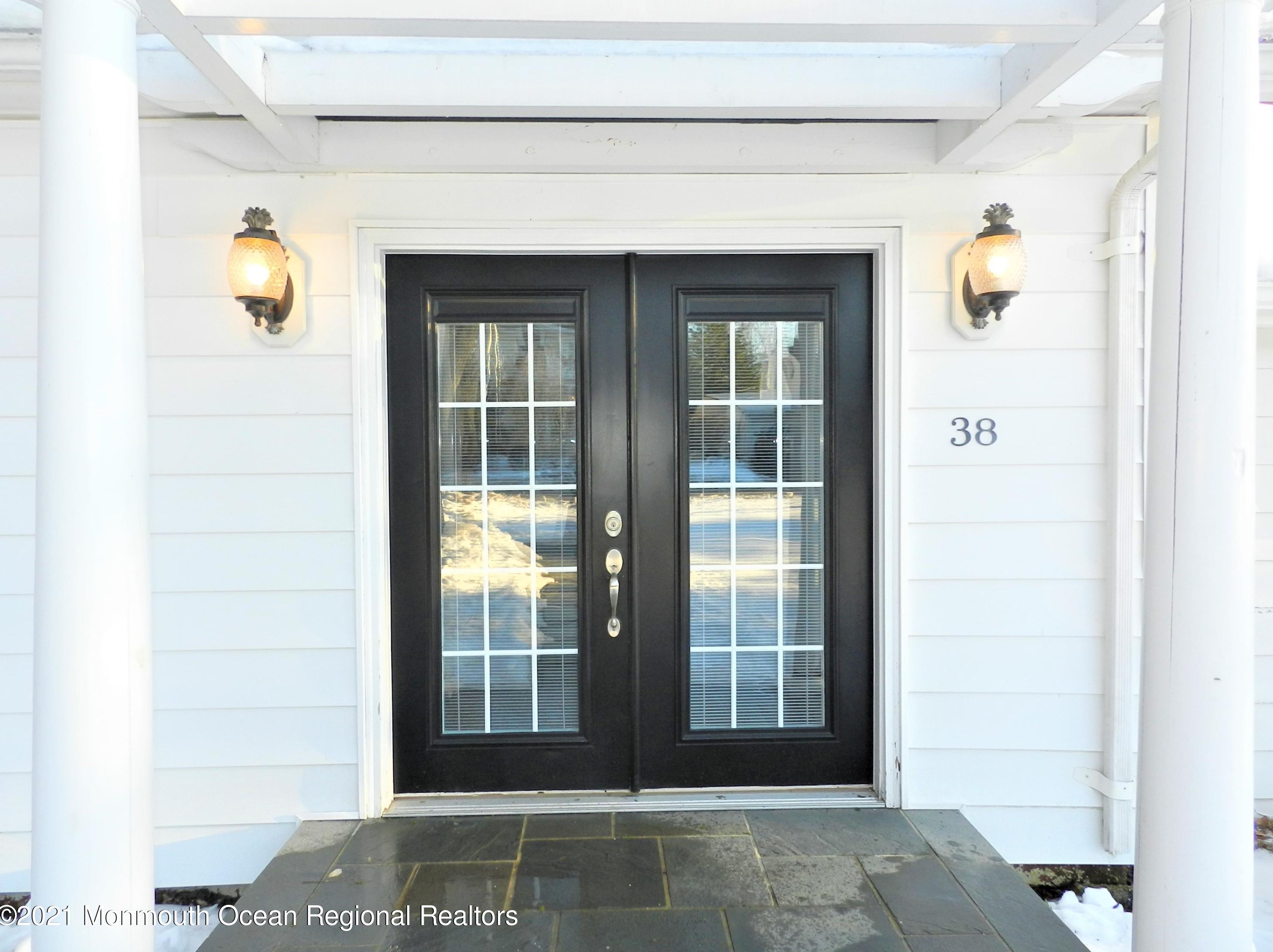 38 Comanche Dr, Oceanport, NJ 07757-1551