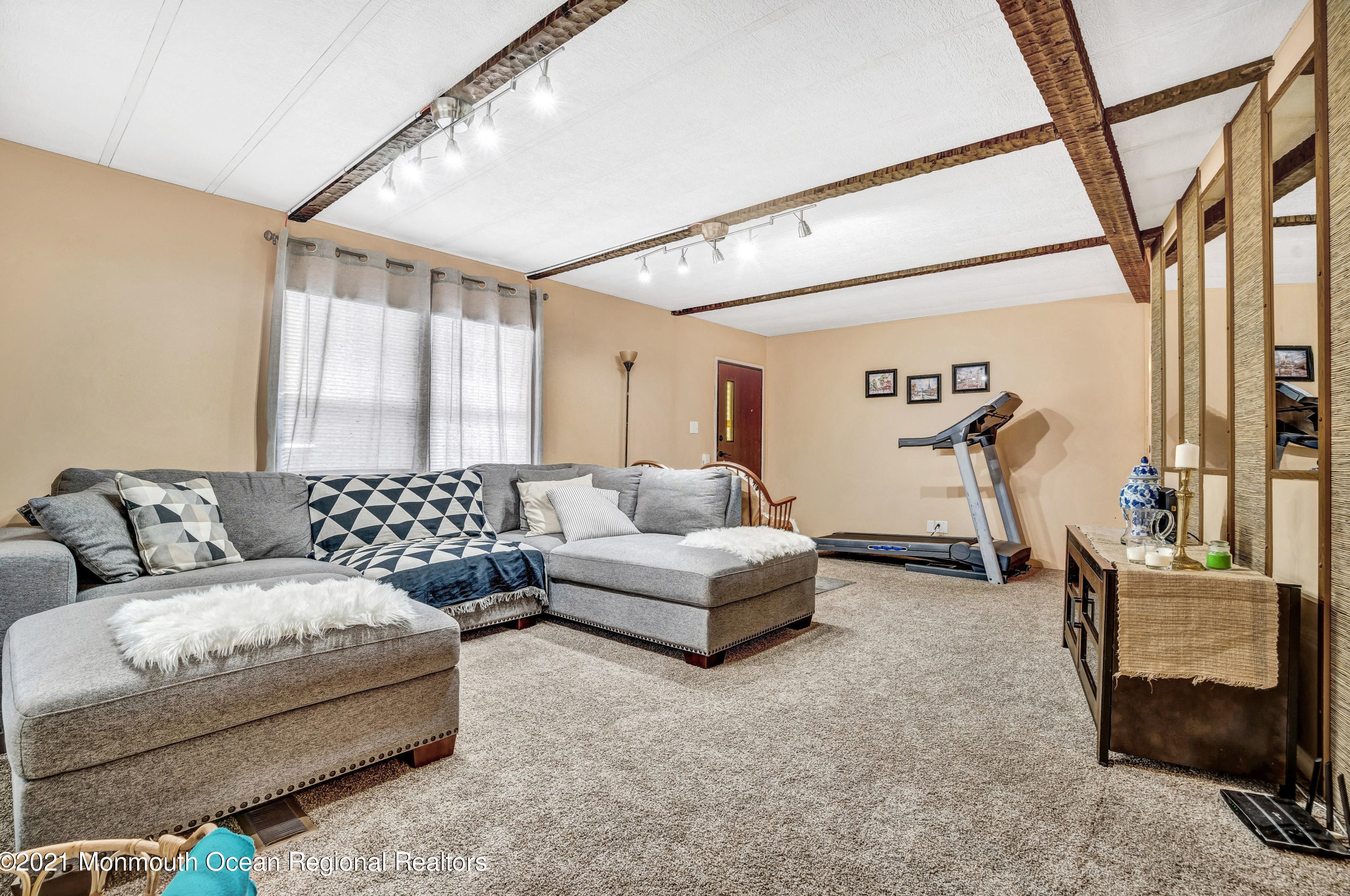 41 Kingfisher Way, Lakehurst, NJ 08759