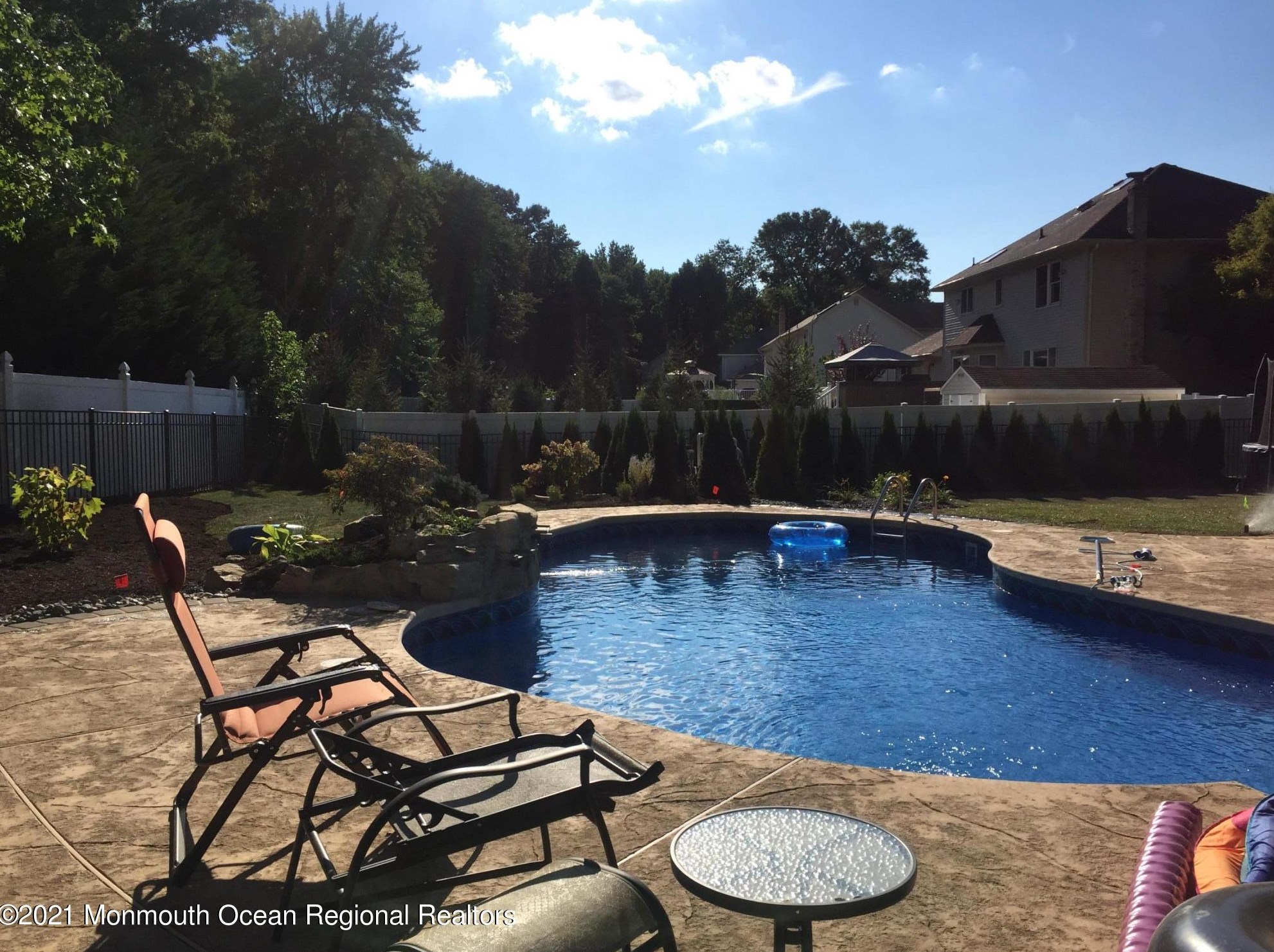 3 Roxbury Ln, Millstone Township, NJ 07726-3573