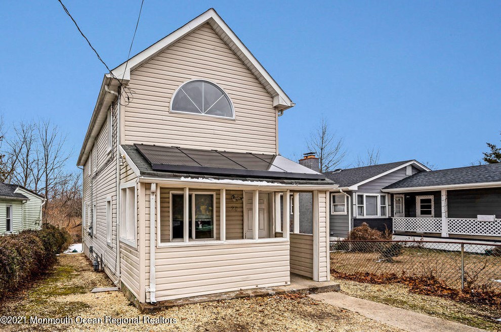 28 Center St, Toms River, NJ 08757-5125